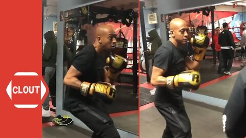 Gillie Da King Shows Off His Boxing Skills!