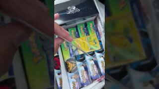 GAMESTOP GIVING AWAY A FREE POKÉMON CARD!!! (Pokémon Go Set Release) 🔥