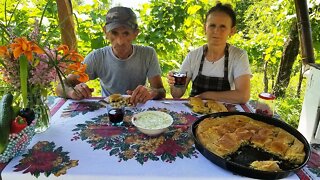 Harrojini gatimet e tjera, receta Byrekut me qepë të njoma që shkrihet në Gojë.