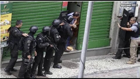 Que absurdo! Homem com faca faz reféns em bar da Lapa, no Rio, e pede bolo de aniversário