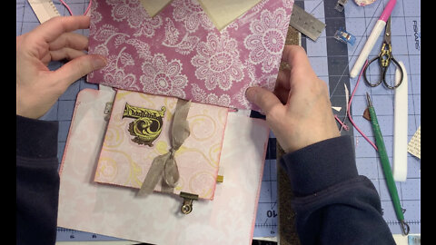 Episode 146 - Junk Journal with Daffodils Galleria - Baby Book Journal Part 6