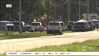 1 dead in Wimauma barricade situation as deputies continue to negotiate with armed man