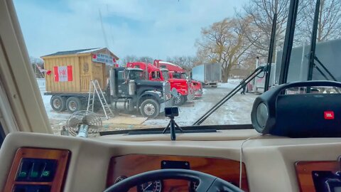 The Freedom Convoy Rolls Through Niagara Falls