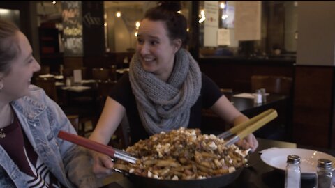 Une poutine de 15 lb existe à Montréal et voici où risquer ta vie en la mangeant