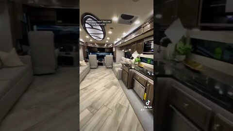 $440,000 Class A Motorhome! 2022 Fleetwood Discover 44B Sleeps 9 People!! #shorts #rv