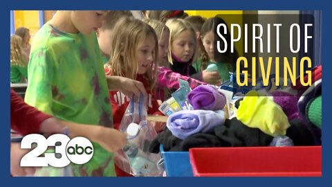 Positively 23ABC: Students gift care bags to homeless