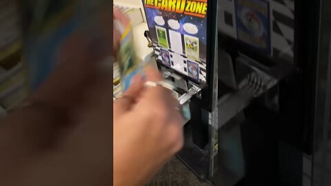 Pokémon Trading Card Vending Machine Pull #shorts #pokemoncardpull #pokemoncardvendingmachinepull