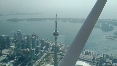 Hello CN Tower! Toronto, you are beautiful