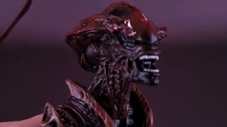 NECA Toys Aliens Fireteam Elite Prowler Alien Figure @The Review Spot