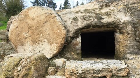 Jésus Christ dans le Sépulcre (18) / L'âme au Calvaire