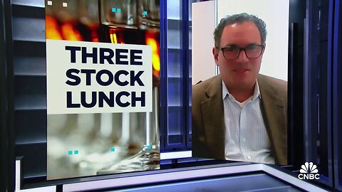 3-Stock Lunch: Walmart, Victoria's Secret and Brinker International