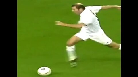 Hit 👍 & SUBSCRIBE for more ⚽️ 🏀 🏈 ⚾️ 🎾 🏐 🏉 🎱Zinedine Zidane skills&Dribling😍#skills