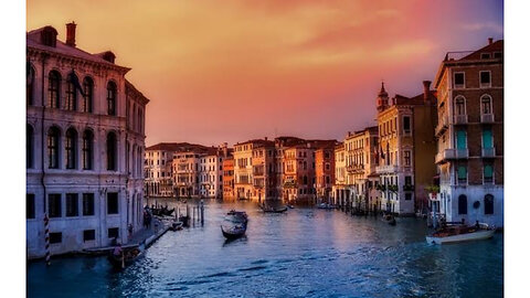 8th wonder of the world car free city venice Itlay