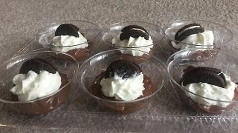 Mini Chocolate Cream Pies