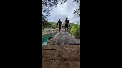 Cliffjumping down in Tennessee