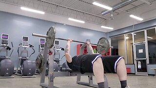 Bench press barbell 135 lbs