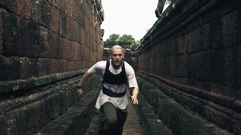 Parkour artists pull off real life temple run