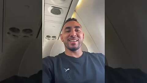 Payet no avião pro Rio