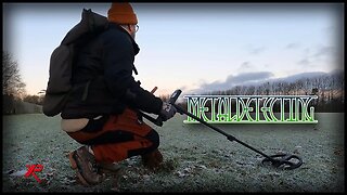 Searching a football field finding a coin spill - 4K | Metal detecting | Xp Deus 2