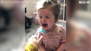 Little girl's dramatic rendition of 'Frozen' song