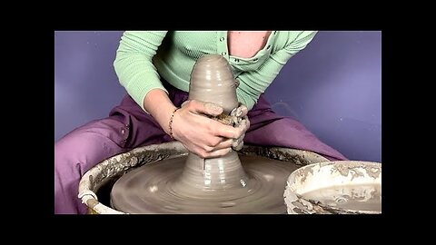 Pottery Vlog - Throwing a 6lbs Vase