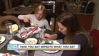 TV on or off? Dinner table? Coffee table? How a family eats impacts what they eat, study says