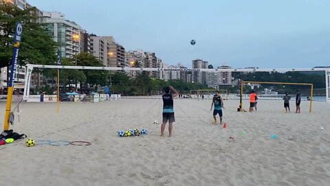 Treino de futevôlei - recepção, defesa de pingo e ataque diagonal curta