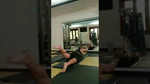 Diagonal Lying Back Extension Andre