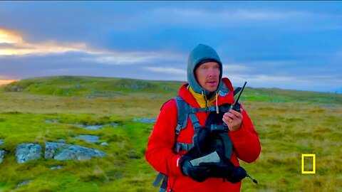 Benedict Cumberbatch solo rappels down a cliff | Running Wild with Bear Grylls