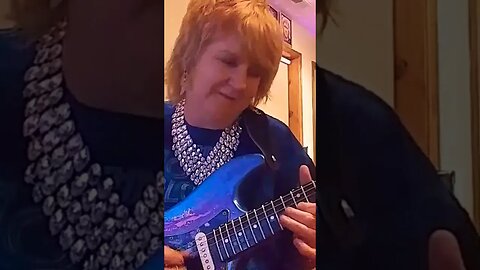 Funky guitar Solo- Cari Dell- Female lead guitarist #guitarshorts #smoothjazz