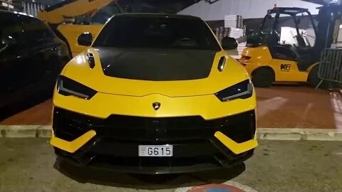 Nice Lamborghini Urus Performante Pearl yellow carbon everywhere [4k 60p]