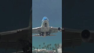 Superb takeoff 747 at St Maarten