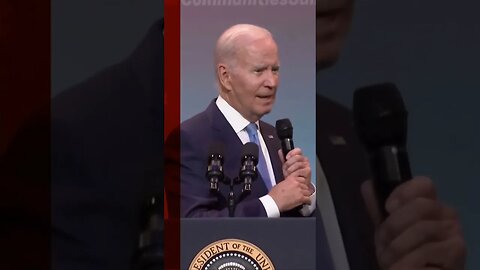 Joe Biden confuses audience addressing crowd member with "God save the Queen"-World-Wire #Shorts