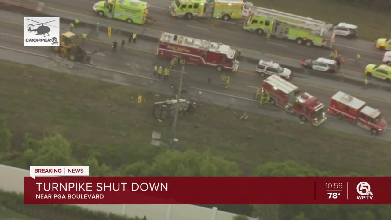 Deadly crash ties up traffic on Florida's Turnpike in Palm Beach Gardens
