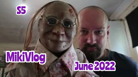 MikiVlog - S05E05 - Creepy Dolls, Father's Day & Going to Court