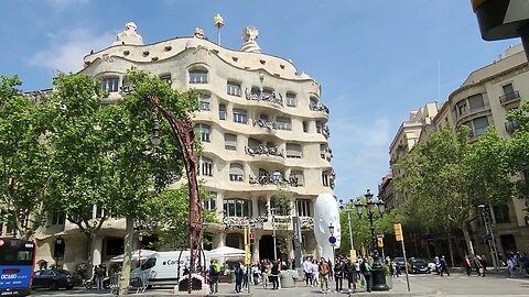 #Paseando▫️La Pedrera 📌 Villa de Gracia 🌍 #Barcelona 🇪🇸