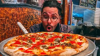 Trying the Iconic John’s of Bleecker Street Pizza! 🍕