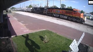 BNSF 6017 25th Anniversary Leading SB Sand Hoppers at Muscatine and Washington, IA on May 16, 2022