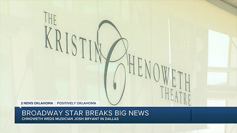 Kristen Chenoweth gets married