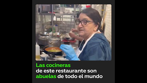 “Sabroso como el de la abuela”: restaurante donde cocinan abuelas de todo el mundo