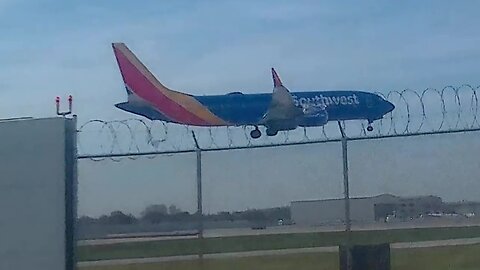 Airplane 38D, (2 SoundFX) Landing, Southwest 737-800, Midway Airport IL 4K24p27s 7C