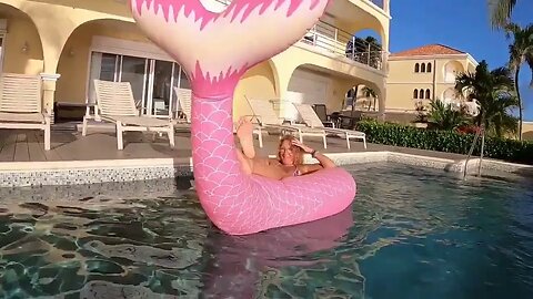 "Bikini Milf Mom: Mesmerizing Feet and Soles