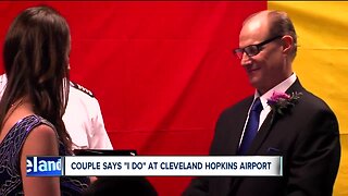 Local couple gets married at Cleveland Hopkins baggage claim