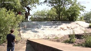 Skateboarder meets ground face-first after awesome fail