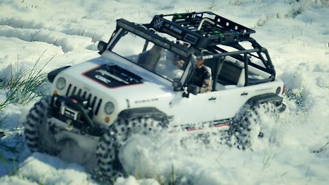 Axial SCX10 Jeep Rubicon Has Fun In The Snow