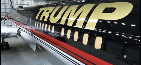 Trump Force One N757AF gets new redesigned paint job