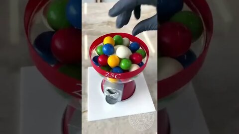 Dispensador de doces! 🍬 Traz tantas lembranças! O que você acha