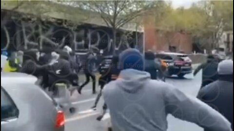 Melbourne Australia, Protesters Chase Cop Cars, Cops Beat Shoppers