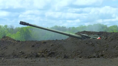 152 mm Msta-B howitzers during combat missions to destroy armoured vehicles and fortified positions of AFU