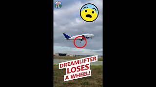 Huge Dreamlifter plane loses a wheel on take-off 🇮🇹